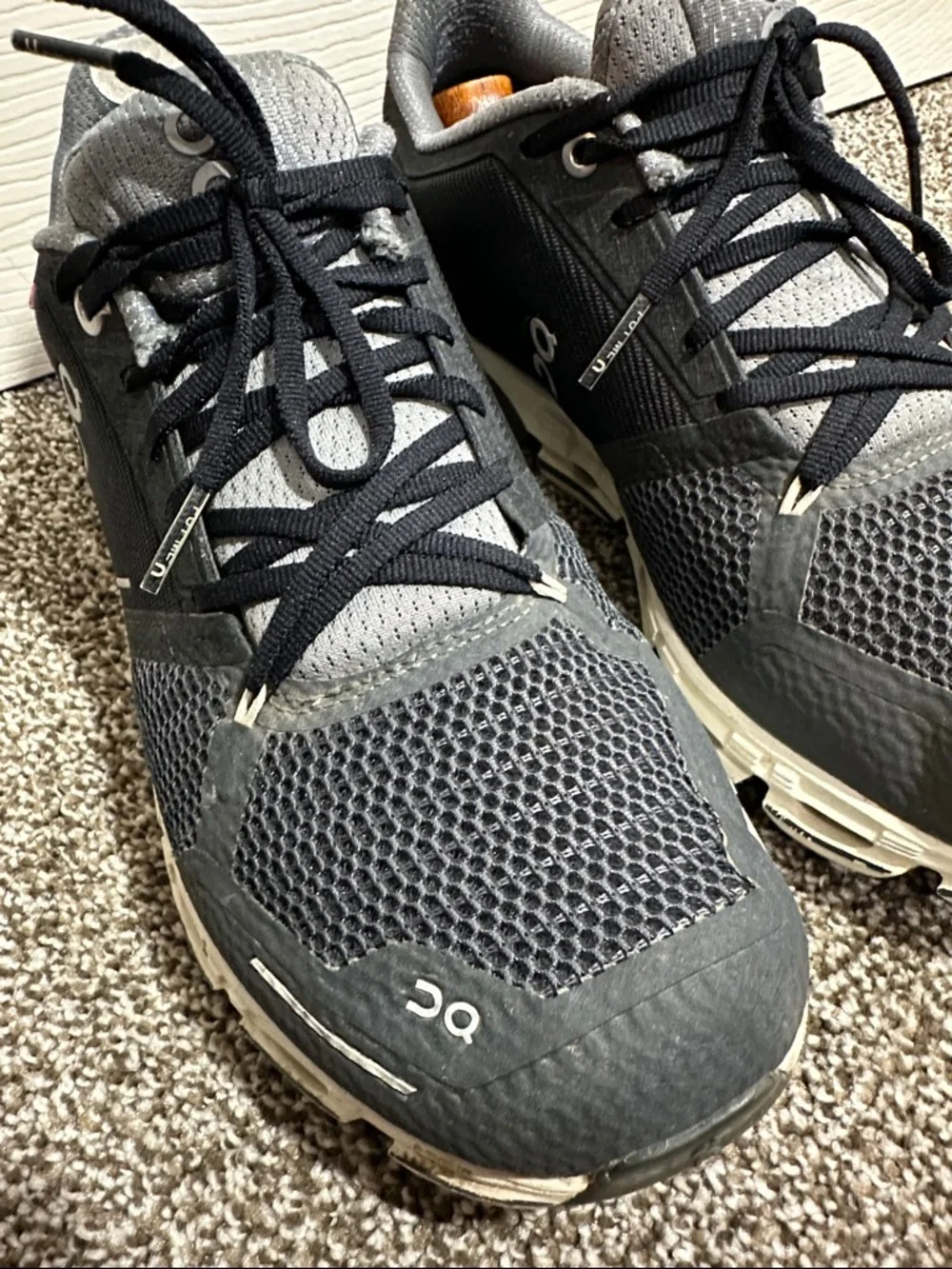 On Running Cloudrunner Athletic Shoes - Black/Gray women’s 9.5